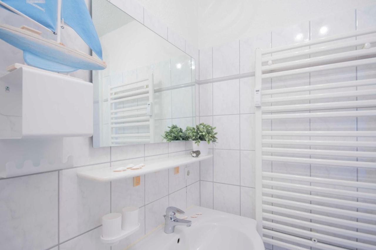 Ferienwohnung Deichblick Sellin  Exterior photo